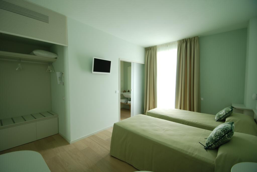 Aromi Piccolo Hotel Salò Esterno foto