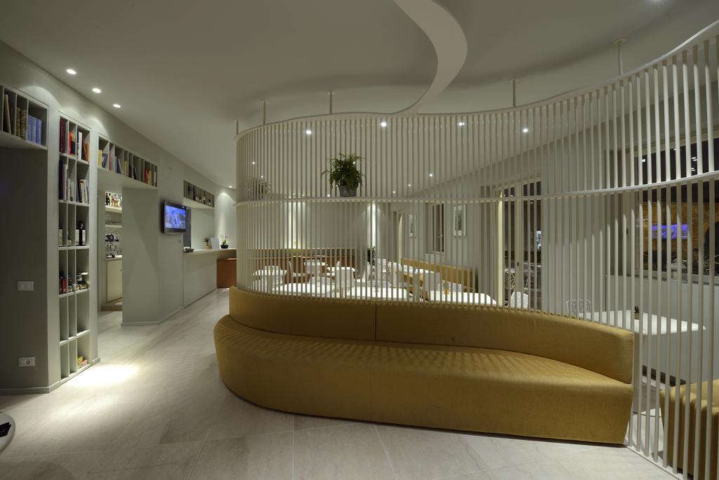 Aromi Piccolo Hotel Salò Esterno foto