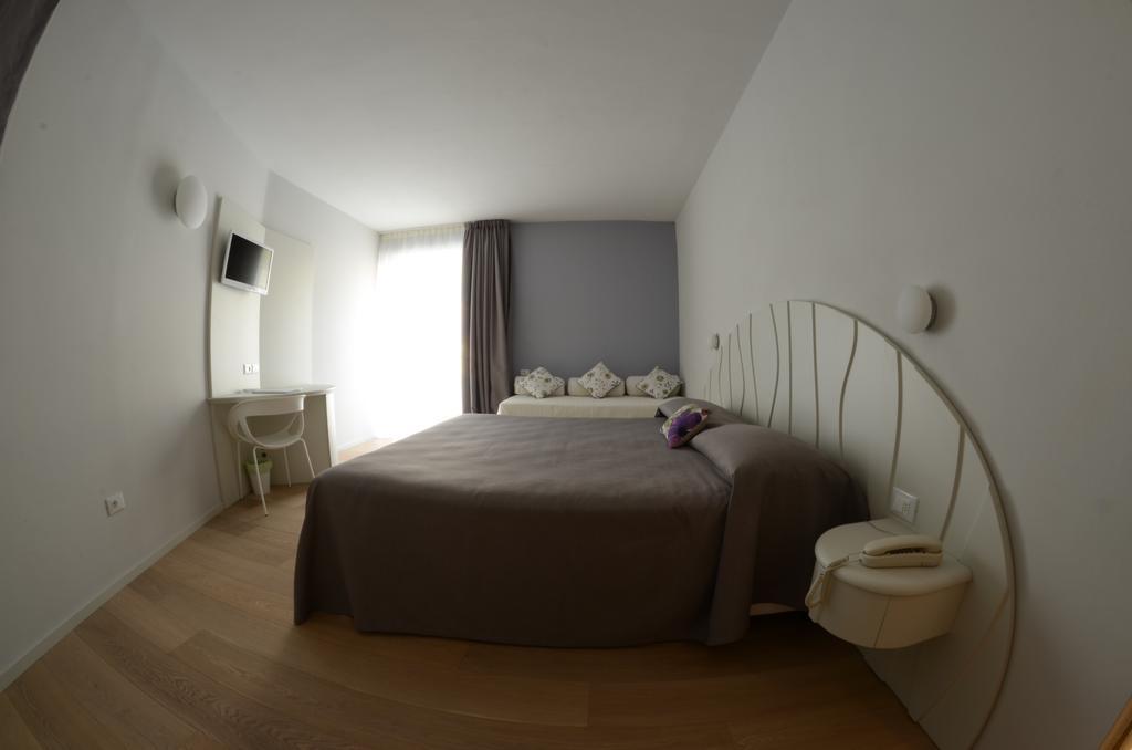 Aromi Piccolo Hotel Salò Esterno foto